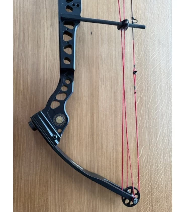 Occasion Mathews Conquest 4 noir cordage rouge