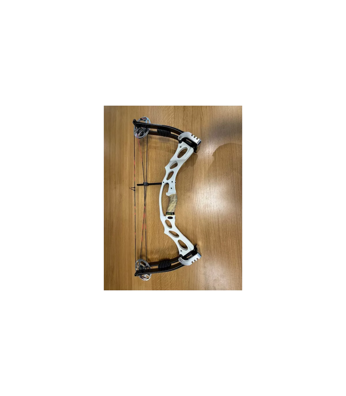 Arc D'occasion Hoyt XT 500 Kobalt LH Blanc